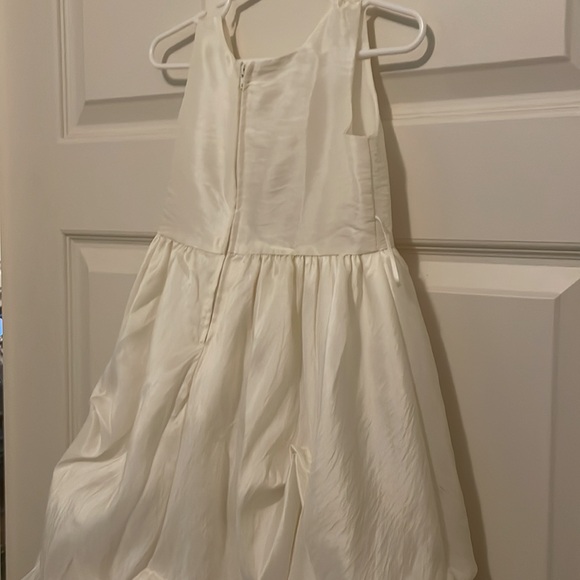 Cream White Flower Girl Dress - Elegant like NEW! worn once- Size 4-5 - Picture 12 of 12